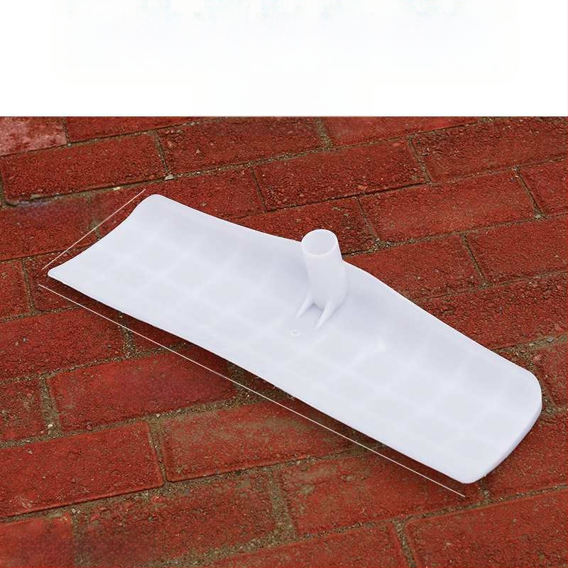 Plastikinės sodo grėbliai su storesne galva, skirti vejai ir lapų rinkimui