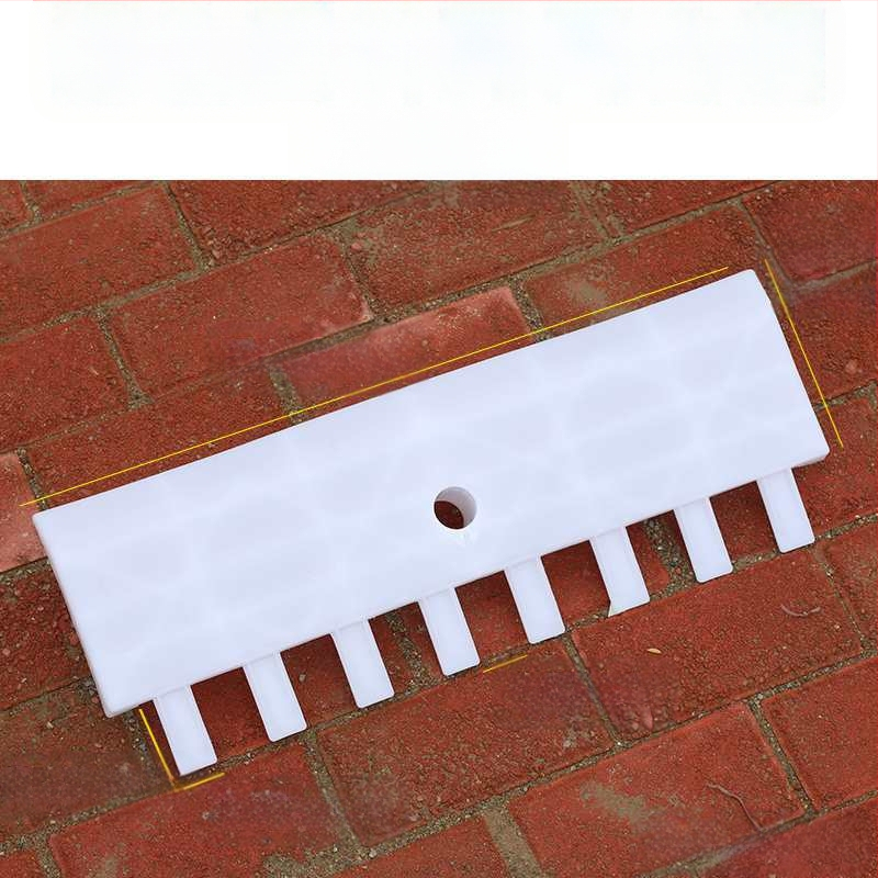 Plastikinės sodo grėbliai su storesne galva, skirti vejai ir lapų rinkimui