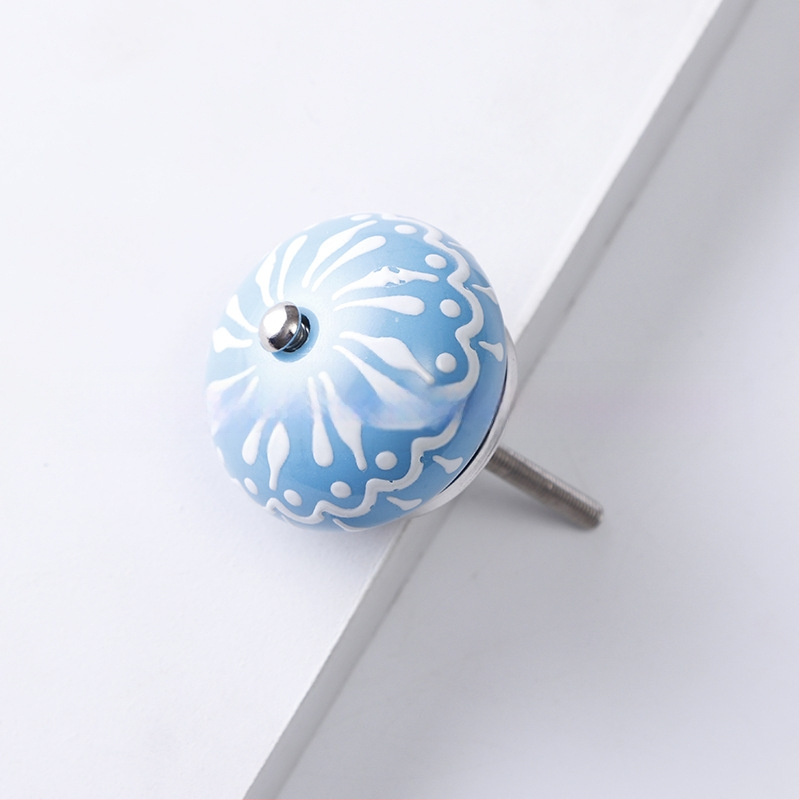 Yunchang στρογγυλή κεραμική λαβή για ντουλάπες και συρτάρια — μοντέρνος μινιμαλιστικός στυλ, ελαφρύς πολυτελής χαρακτήρας; υλικό κεραμικό; επίστρωση ηλεκτροπλατίωσης; μάρκα Yunchang Hardware.