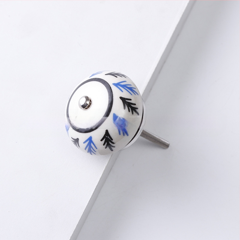 Yunchang στρογγυλή κεραμική λαβή για ντουλάπες και συρτάρια — μοντέρνος μινιμαλιστικός στυλ, ελαφρύς πολυτελής χαρακτήρας; υλικό κεραμικό; επίστρωση ηλεκτροπλατίωσης; μάρκα Yunchang Hardware.