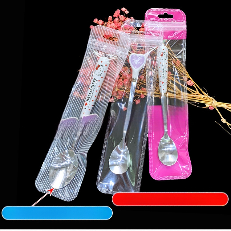 Caurspīdīga pašaizveramā dāvanu iepakojuma soma ar noapaļotiem stūriem; aizvēršanas garums 2.5 cm; iepakojumā 50 gab.; materiāls: jauns materiāls