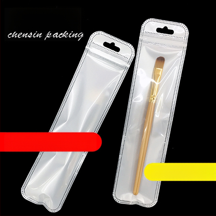 Caurspīdīga pašaizveramā dāvanu iepakojuma soma ar noapaļotiem stūriem; aizvēršanas garums 2.5 cm; iepakojumā 50 gab.; materiāls: jauns materiāls