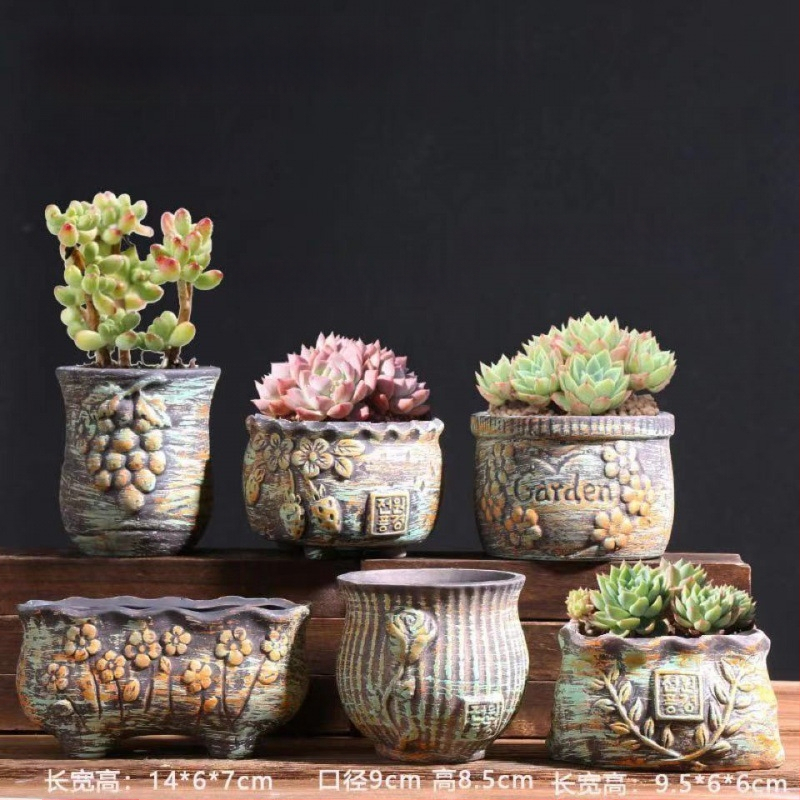 Keraminė sukulentų vaza, kvėpuojanti, stovinti ant grindų, modernus minimalistinis stilius