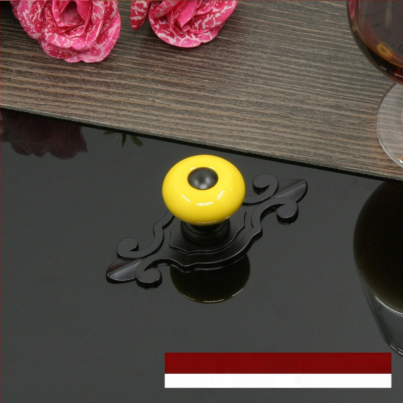 Apvali keramikinė spintos durų ir stalčiaus rankenėlė su baze, šiuolaikinis minimalistinis stilius.