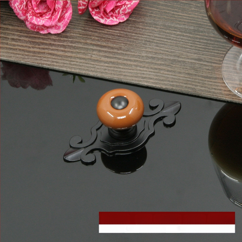 Apvali keramikinė spintos durų ir stalčiaus rankenėlė su baze, šiuolaikinis minimalistinis stilius.