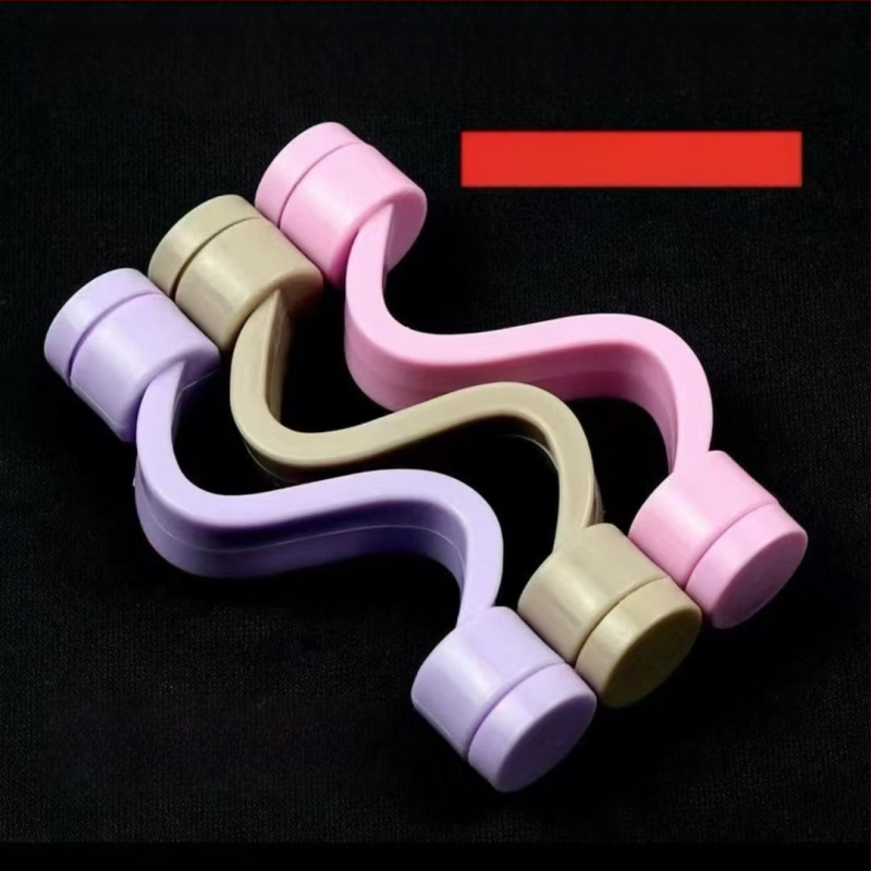 Fiksuojantis sagtas priekinio įkrovimo skalbimo mašinoms – neslidus plastikinis dizainas, šiuolaikiškas paprastumas