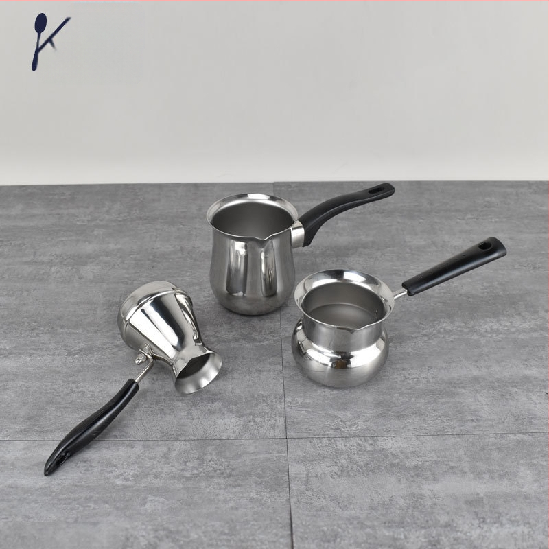 Nerūdijančio plieno kavos puodelis su viena rankena, smailu burna ir tefloninė danga pieno puta pagaminimui latte art