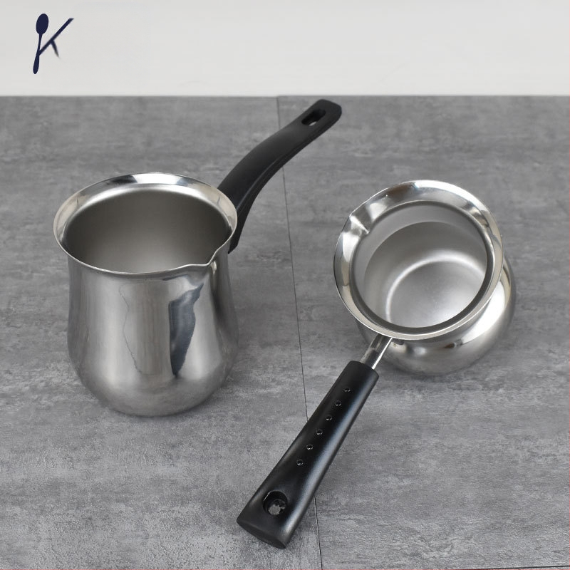 Nerūdijančio plieno kavos puodelis su viena rankena, smailu burna ir tefloninė danga pieno puta pagaminimui latte art