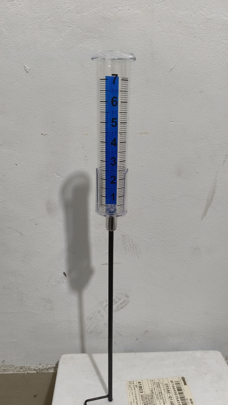 Plastikinis lietaus matuvas su matavimo taurele, 7 colių skalė, modelis B001, svoris 0,1 kg, lauko naudojimui