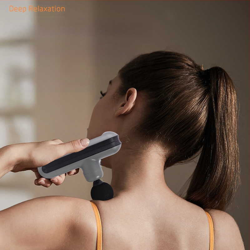 Mini nešiojamas fascijos masažo prietaisas namų naudojimui; šepetėlių motoras; iki 5-ojo greičio ar aukštesnis; 4 masažo galvutės; įmontuota baterija; triukšmas mažiau kaip 36 dB