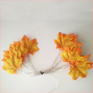 LED гирлянди във формата на кленов лист с USB кутия за батерии за външна употреба, 4.5V, IP44