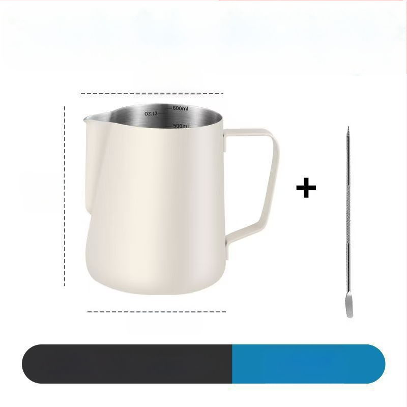 Latte art kanne iš nerūdijančio plieno su matavimo skale ir smaigiu snapu
