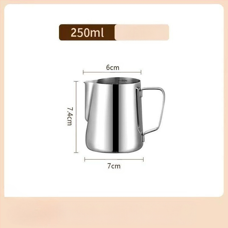 Latte art indas su matavimo skale ir siauru išpylimu