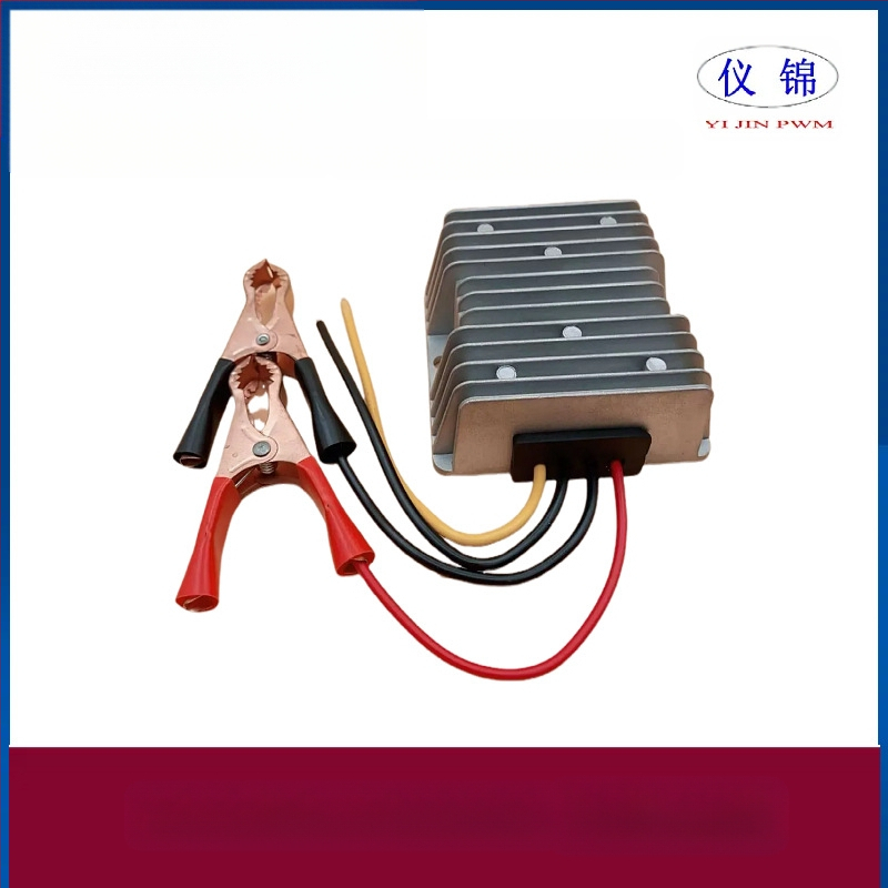 Automobilinis DC-DC keitiklis 48V į 12V, 10–30A, IP67 atsparus vandeniui, įvestis 18–75V, išvestis 12V DC, su perjungiamu maitinimo šaltiniu