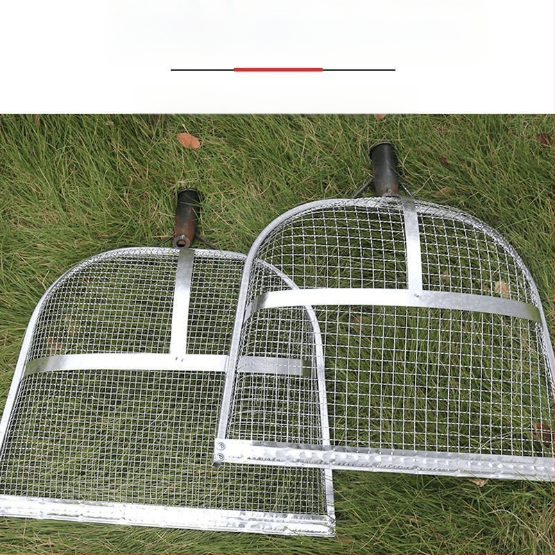 Cinkuotas geležies grūdų sietas su didelėmis skylėmis ir storesniu tinkleliu, skirtas kukurūzams, žemės riešutams ir kaštainiams, pritaikomas