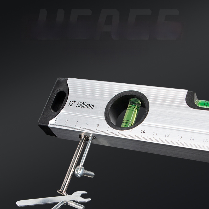 Високопрецизен магнитен нивелир с корпус от алуминиева сплав, солидна конструкция, магнитна функция и вграден нивелир.