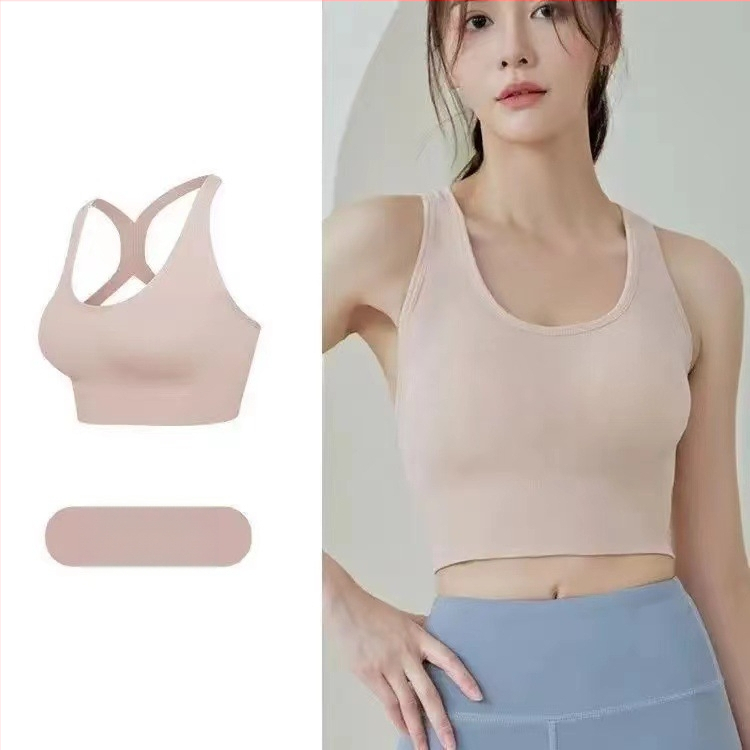 Nailoninis sportinis viršelis krūtinei be petnešių, 3/4 taurė, vidutinio formavimo, kvėpuojantis, sugeria prakaitą, moterims