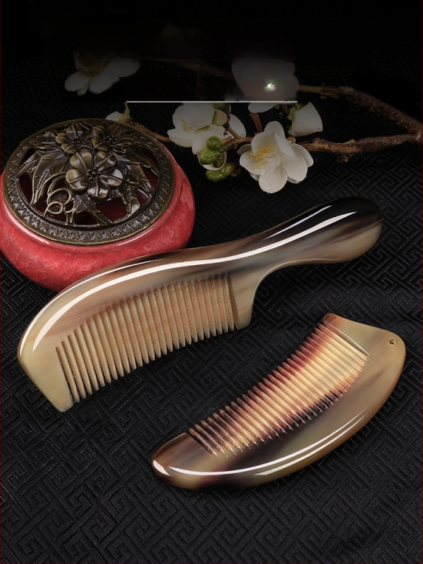 Rago šukė su oro pagalvė ilgų plaukų — meridianinis galvos masažas