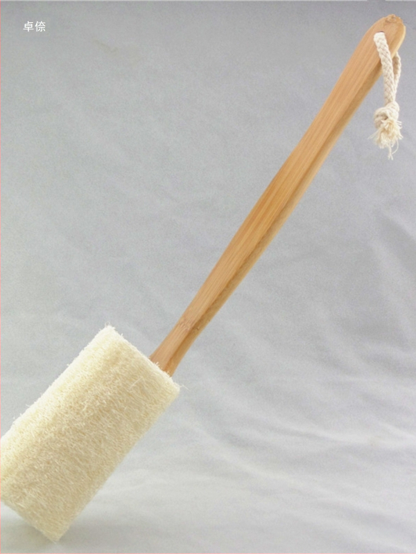 Ilgą rankeną turinti nuimama loofah vonios šepetėlis