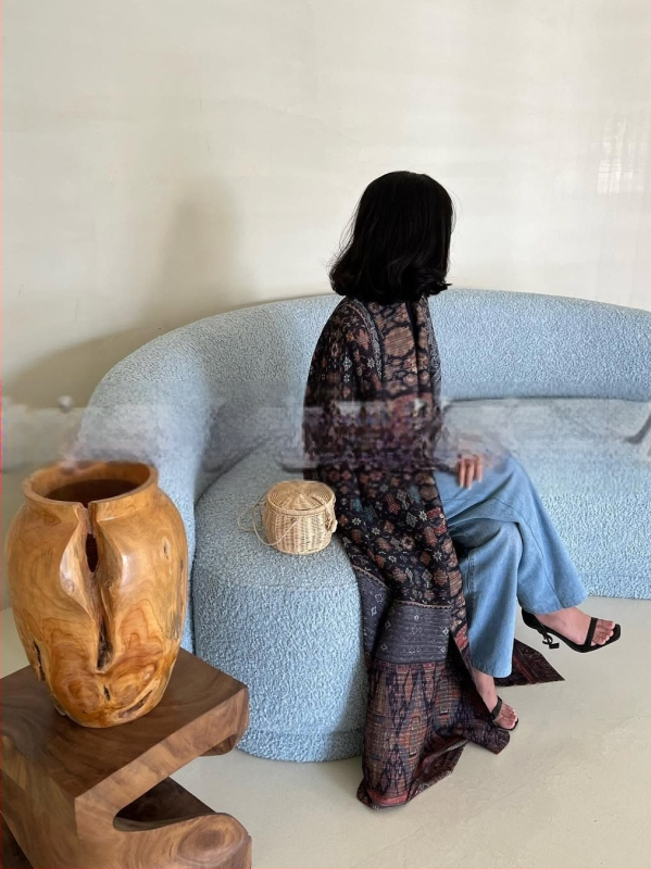 Plisuota moterų abaja su spausdintu raštu, laisvas kirpimas, ilgas rankovės, ilgas ilgis, poliesteris