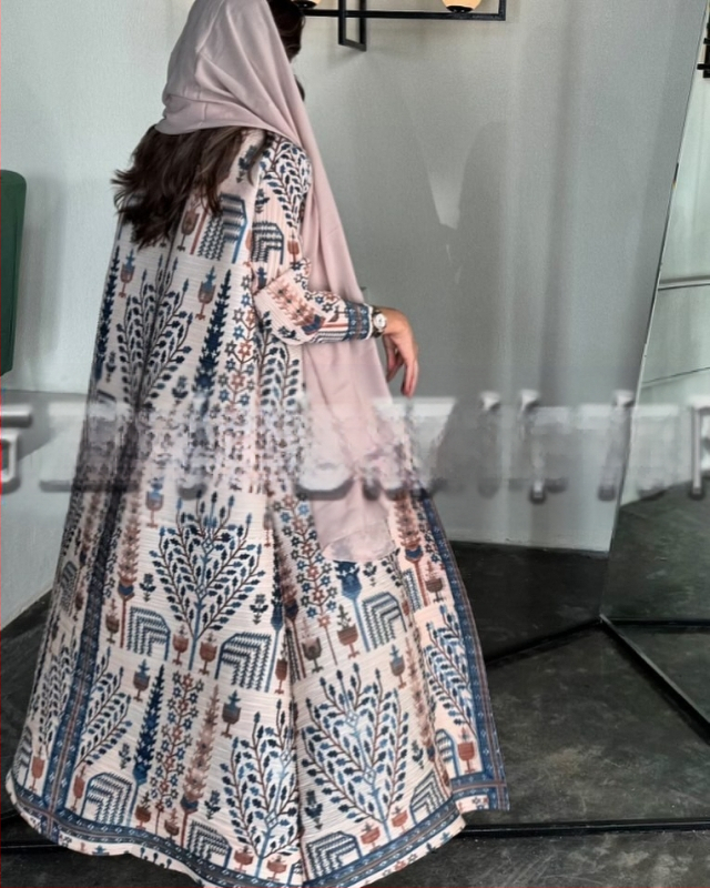 Plisuota moterų abaja su spausdintu raštu, laisvas kirpimas, ilgas rankovės, ilgas ilgis, poliesteris