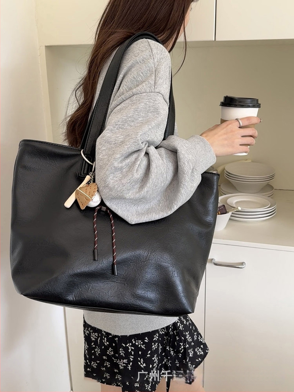 PU кожена Tote чанта, хоризонтална квадратна форма, цип за затваряне, вътрешен джоб с цип, вътрешен джоб тип patch, Пролет 2025