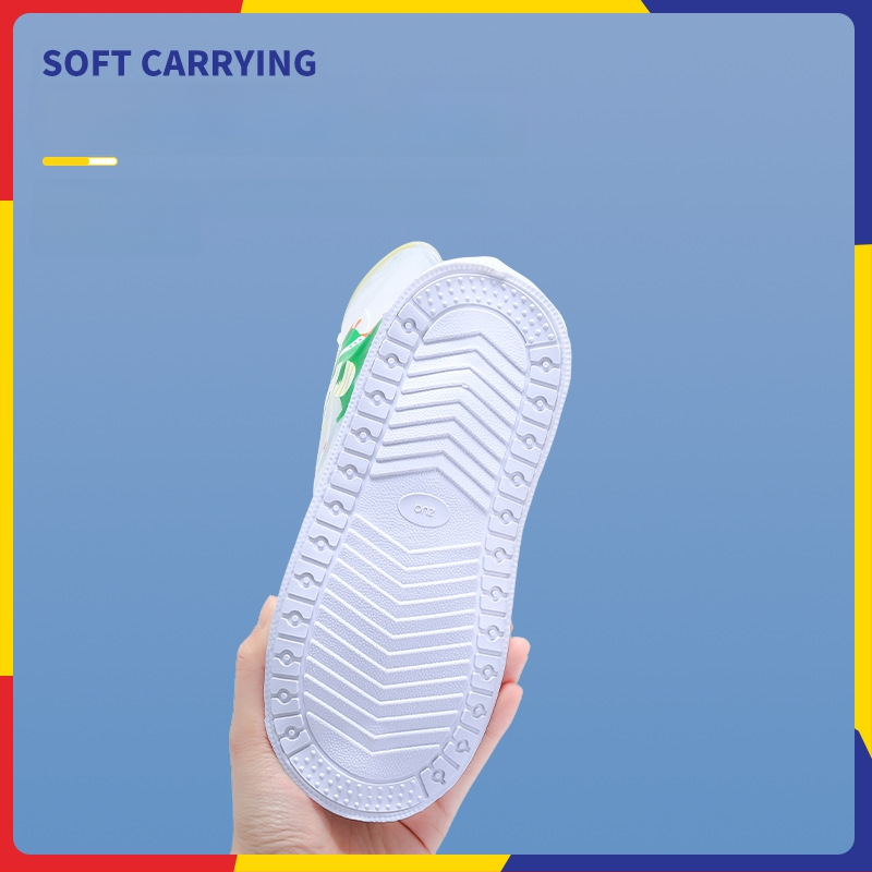 Vaikų lietaus batų uždangalai – vandeniui atsparūs, neslystantys, atsparūs dėvėjimui, atsparūs nešvarumams; karikatūrų motyvai (vienaragis, antis, dinozauras, lokys)