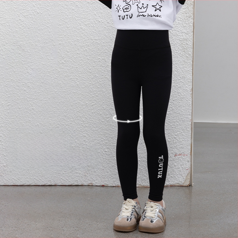 Παιδικό πουκάμισο, στυλ πριγκίπισσας, μακριά μανίκια, καρό μοτίβο, γιακάς με πέτο, Άνοιξη 2025.