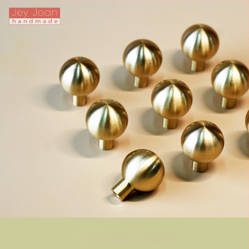 Σφαιρική λαβή επίπλων από ορειχάλκο με μία οπή – για ντουλάπες, συρτάρια και ντουλάπια, φινίρισμα γυαλιστερό γλάσο, μοντέλο JJ007, μάρκα Sookie