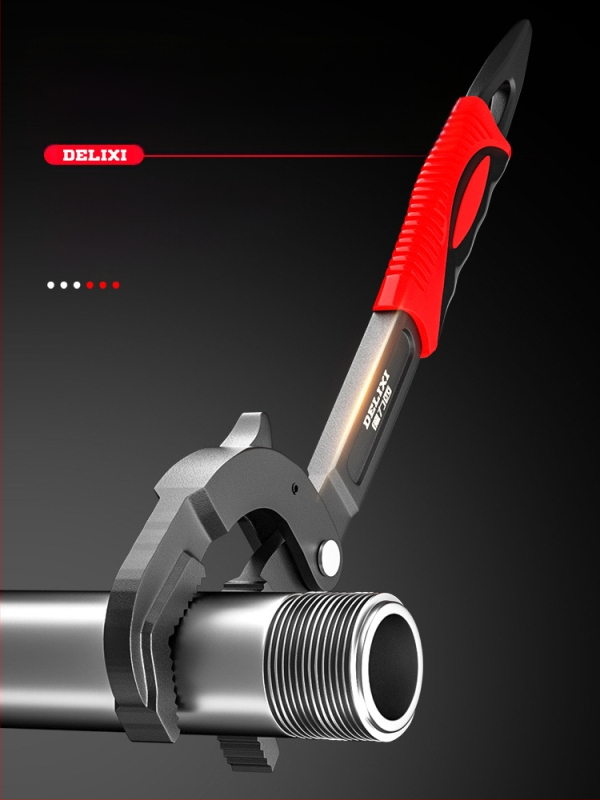 Univerzalni set alata s podesivim ključem, cijevnim ključem i višenamjenskim kliještima