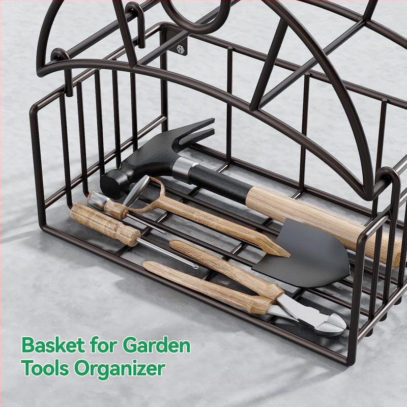 Vasból készült kerti tömlő tartó kosárral – nehéz használatra, asztali tárolás (Iron, Desktop storage, Hansen, 2023)