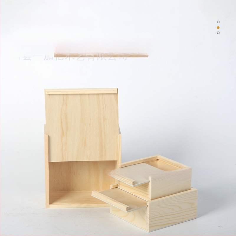 Kvadratinė medinė dėžutė su ištraukiamu dangteliu papuošalėms ir laikrodžiams – natūralus medis, logotipo spausdinimas įmanomas