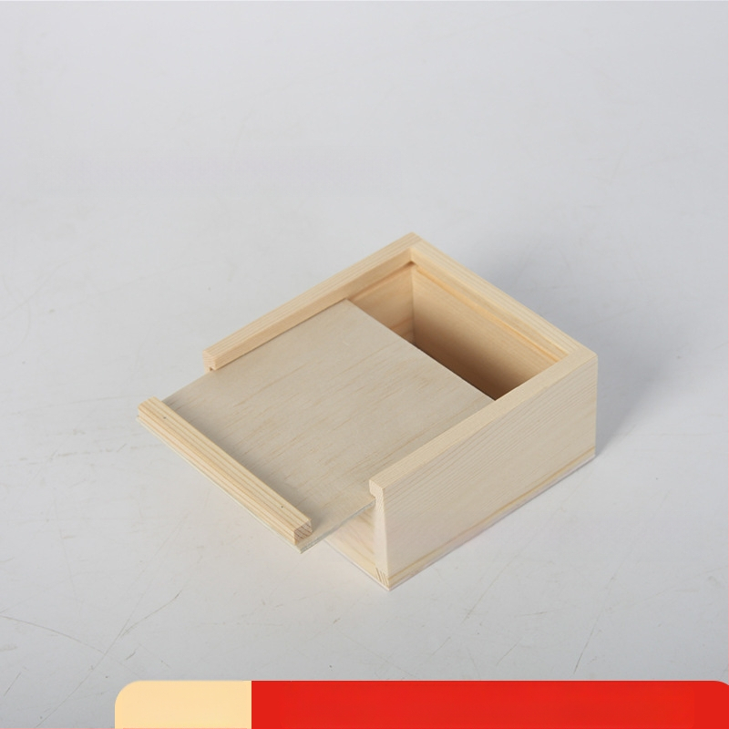 Kvadratinė medinė dėžutė su ištraukiamu dangteliu papuošalėms ir laikrodžiams – natūralus medis, logotipo spausdinimas įmanomas
