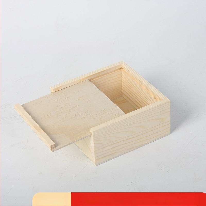 Kvadratinė medinė dėžutė su ištraukiamu dangteliu papuošalėms ir laikrodžiams – natūralus medis, logotipo spausdinimas įmanomas