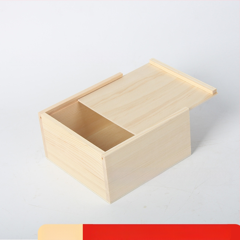 Kvadratinė medinė dėžutė su ištraukiamu dangteliu papuošalėms ir laikrodžiams – natūralus medis, logotipo spausdinimas įmanomas