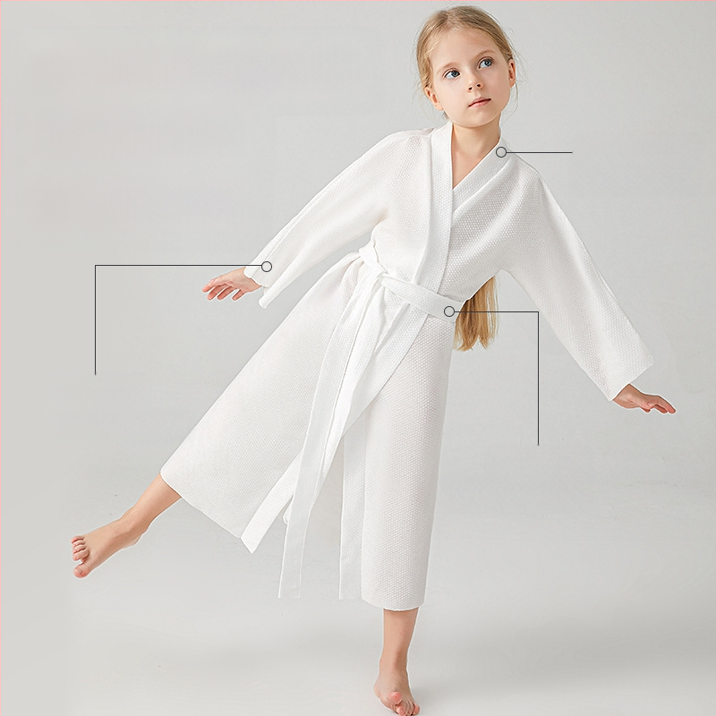 Shock Vaikų vienkartinis vonios chalatas ir rankšluostis, neaustas audinys, 95% poliesteris, greitas džiūvimas, sugeria, unisex, rudens sezonai