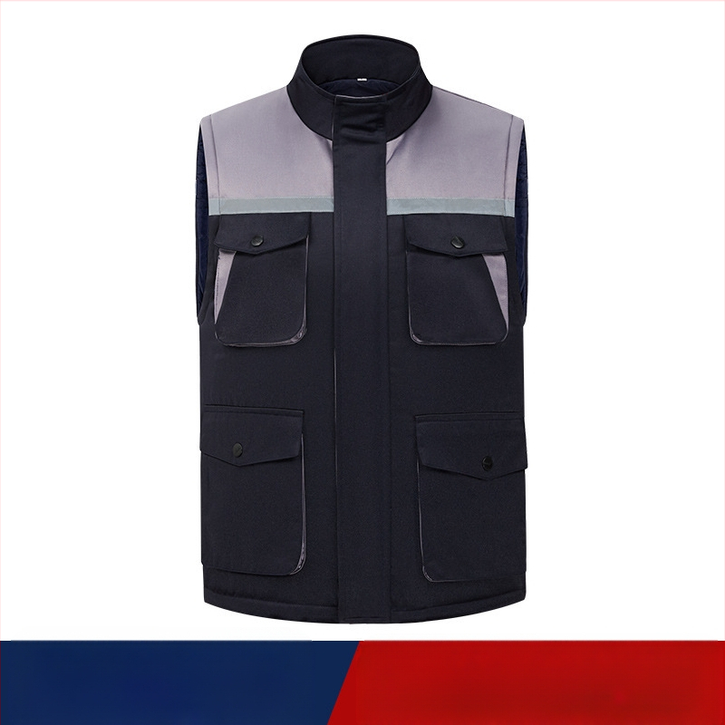 Žieminė storesnė medvilninė liemenė darbui, su stovinčiu apykakliliu, užtrauktuku, keliomis kišenėmis, tiesia apdaila