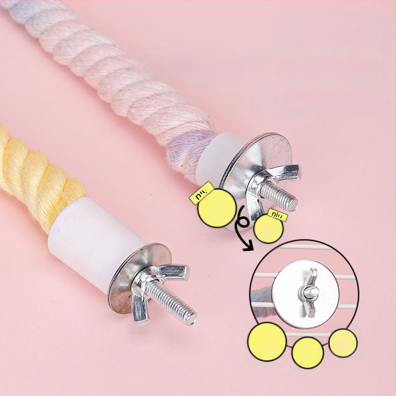 Папагалска играчка с въже за катерене, пръстенна люлка, дъвчаща стълба и стойка за птици; материали: полиестерно‑памучно влакно, PP пластмаса, галванизирани метални фитинги, ядро от нисковъглеродна стомана