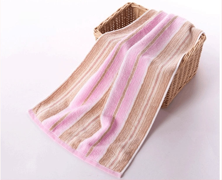 Medvilninis veido rankšluostis, satino audinys, 32s siūlai, svoris 95 g, sugėrimo laikas 5–10 s