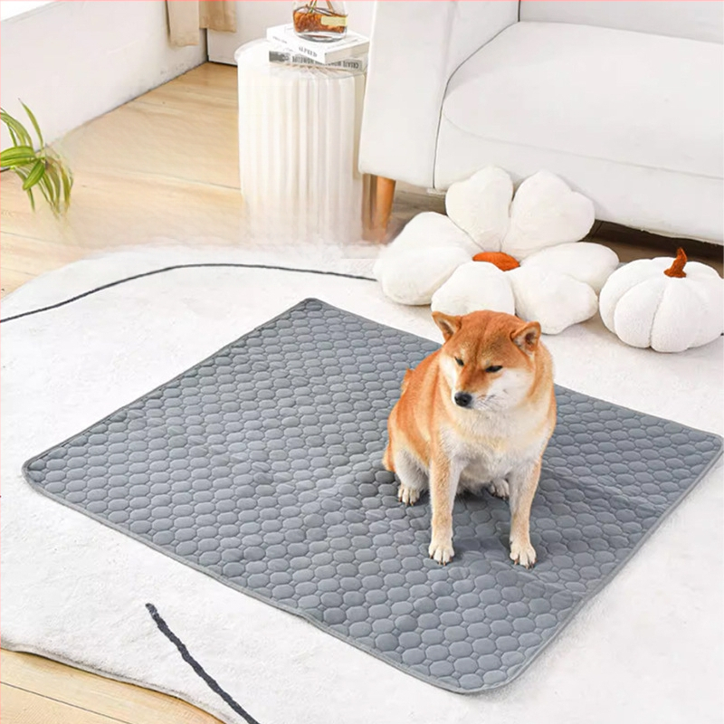 Šunims ir katėms skirtas šlapimo kilimėlis, daugkartinis, skalbiamas, atsparus vandeniui su priešslydžia paviršiumi (medžiagos: tinklinė medžiaga + medvilnė + vandeniui atsparus sluoksnis)