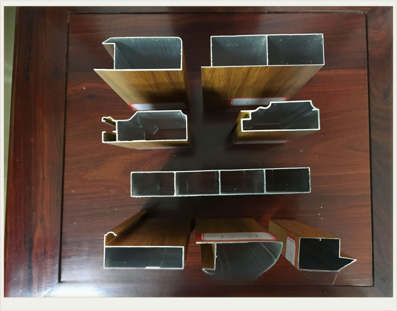 Sieninis dviejų lygių gėlių stovas iš aliuminio lydinio, modulinis ir nuimamas, šiuolaikinis minimalistinis stilius, kinų ir Skandinavijos stiliai