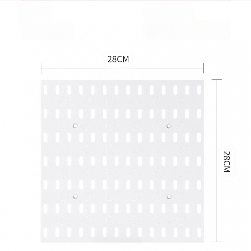 Επιτοίχιο ράφι αποθήκευσης από σφυρήλατο σίδερο με κυκλικές οπές για εργαλεία — μοντέρνος μινιμαλιστικός σχεδιασμός