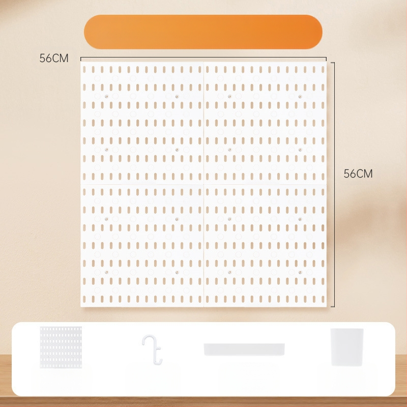 Επιτοίχιο ράφι αποθήκευσης από σφυρήλατο σίδερο με κυκλικές οπές για εργαλεία — μοντέρνος μινιμαλιστικός σχεδιασμός