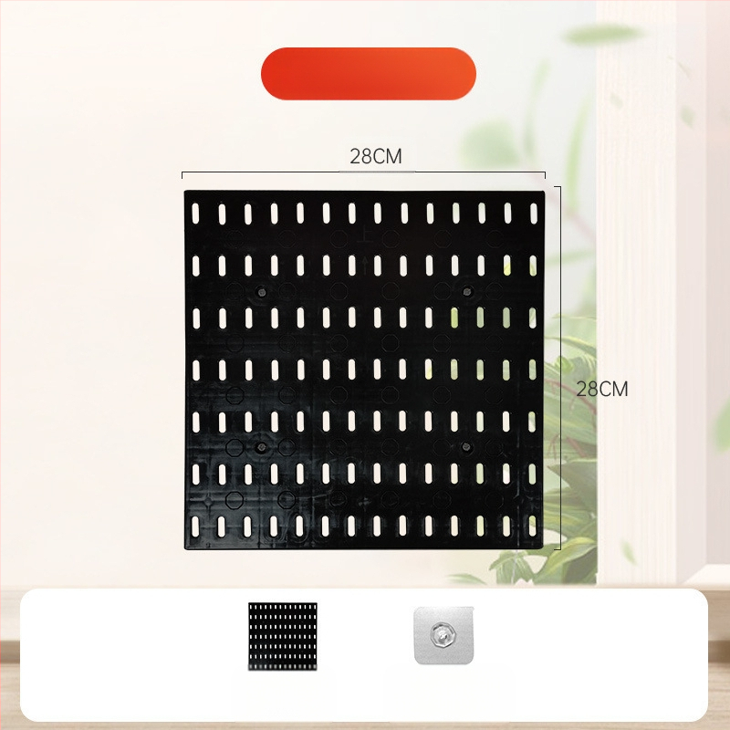 Επιτοίχιο ράφι αποθήκευσης από σφυρήλατο σίδερο με κυκλικές οπές για εργαλεία — μοντέρνος μινιμαλιστικός σχεδιασμός