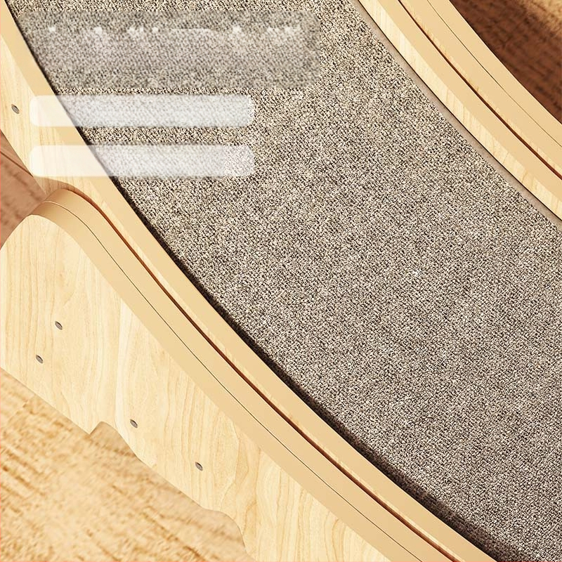 Katės bėgiojimo ratas su medine konstrukcija kaimo stiliuje