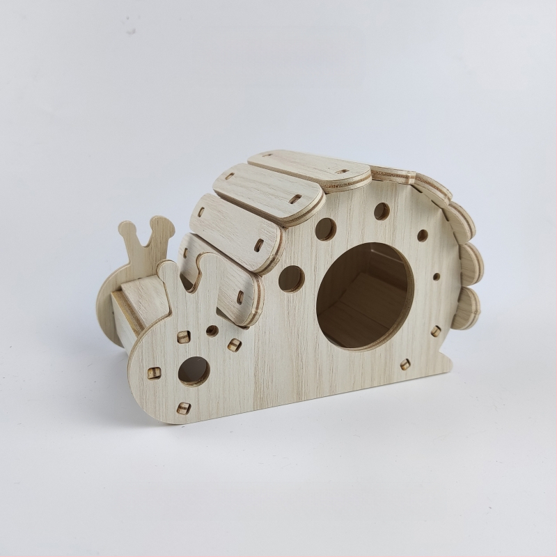 Дървена къщичка за хамстери — укритие за всички сезони