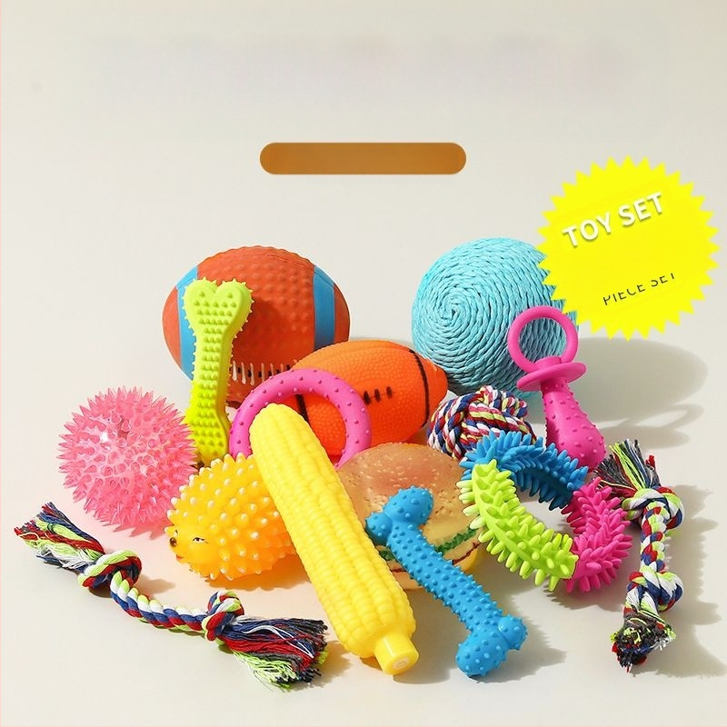 Дъвкалка за кучета – издръжлива играчка от телешка кожа за кученца и малки породи, топка и пръчка за дъвчене.