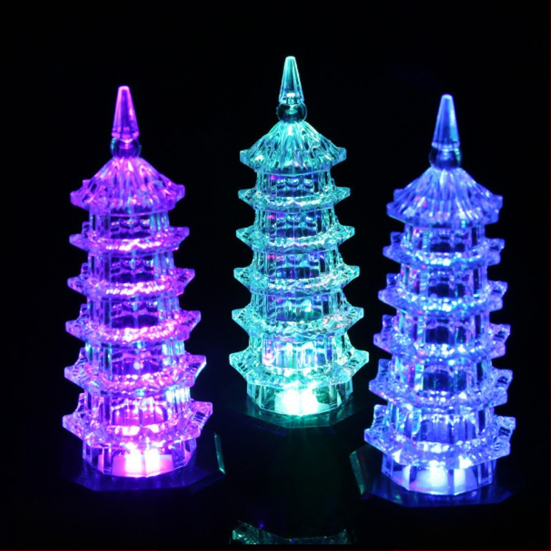 Turn cu pagodă acrilică LED luminos, construcție din plastic, destinat vârstelor 15–35 ani, ambalaj: cutie, categoria 3C: jucării peste 14 ani