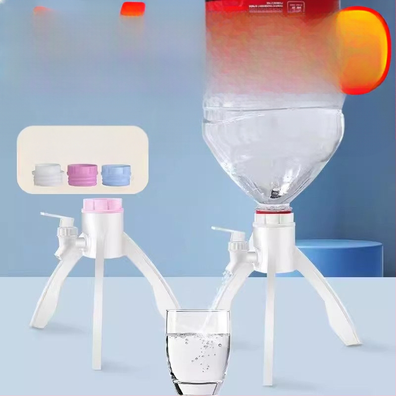 DIY műanyag akváriumi vízforgalmazó eszköz fordított háromlábú ásványvíz-palackkal