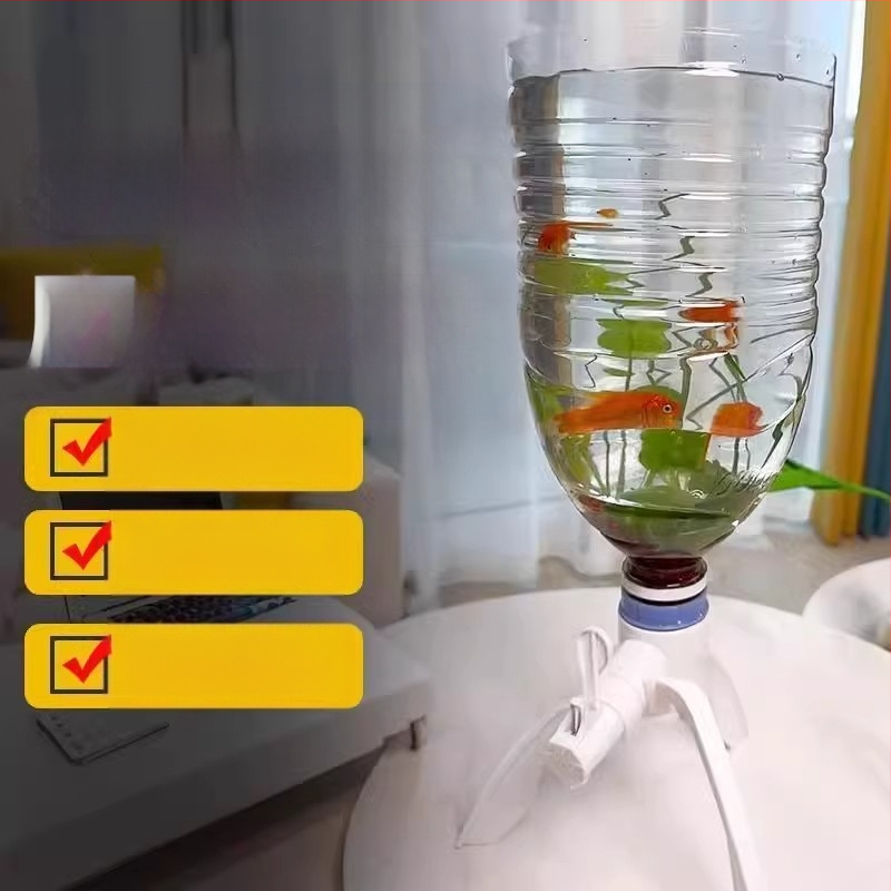 DIY műanyag akváriumi vízforgalmazó eszköz fordított háromlábú ásványvíz-palackkal